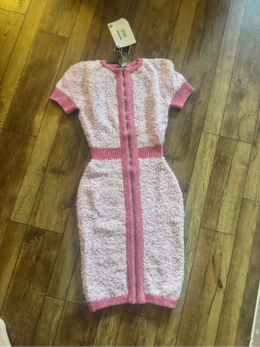 Short-Sleeve Pink Bouclé Midi Dress with Contrast Trim
